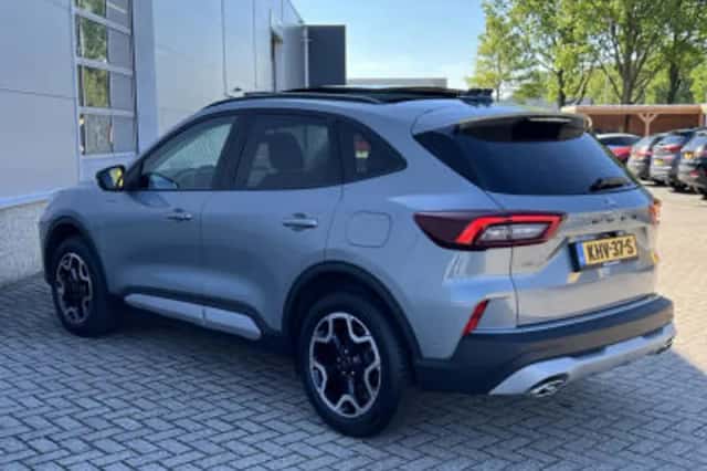 Ford Kuga (2024) thumbnail 6