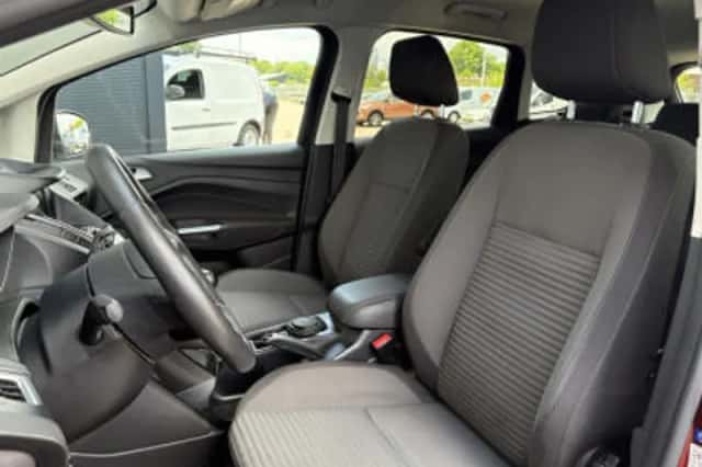 Ford C-Max (2016) thumbnail 12