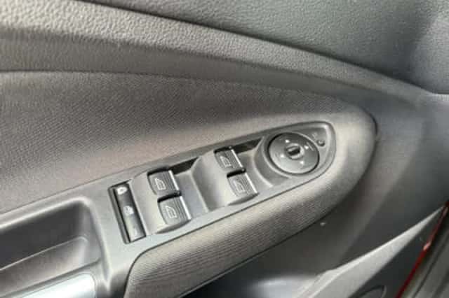 Ford C-Max (2016) thumbnail 14