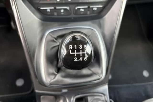 Ford C-Max (2016) thumbnail 18