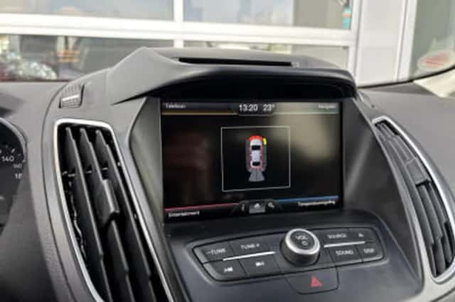 Ford C-Max (2016) thumbnail 22