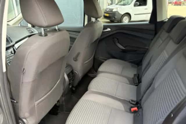 Ford C-Max (2016) thumbnail 6