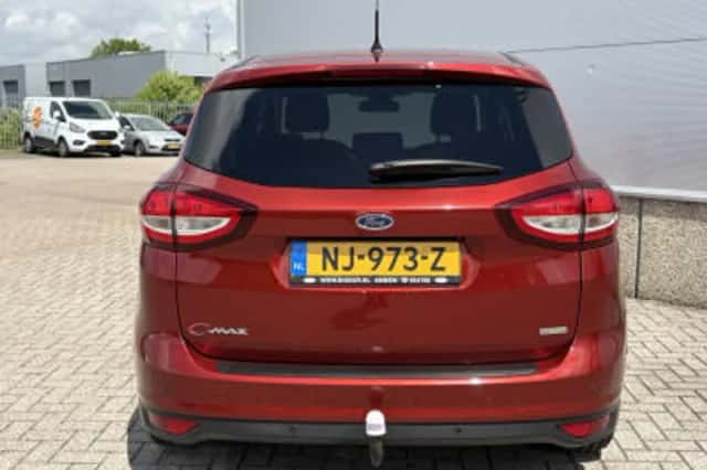 Ford C-Max (2016) thumbnail 9