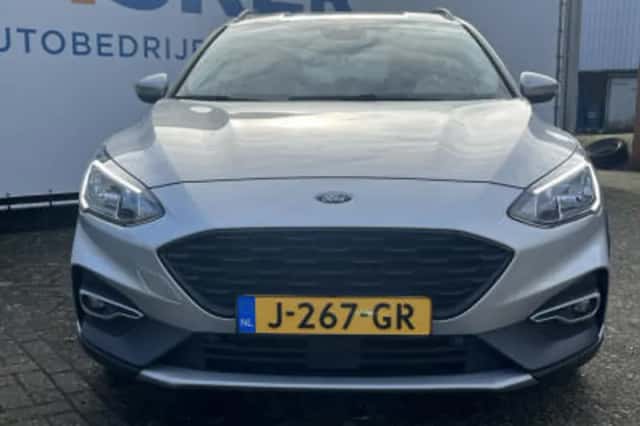 Ford Focus (2020) thumbnail 3