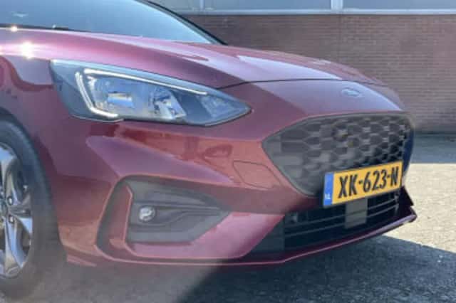 Ford Focus (2019) thumbnail 3