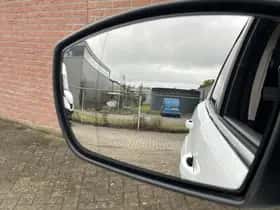 Ford Kuga (2017) thumbnail 22
