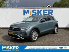 Volkswagen T-Roc (2023) thumbnail 2