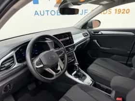Volkswagen T-Roc (2023) thumbnail 12