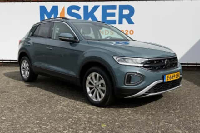 Volkswagen T-Roc (2023) thumbnail 5