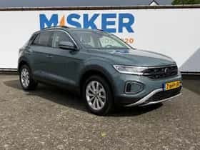 Volkswagen T-Roc (2023) thumbnail 5