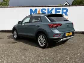 Volkswagen T-Roc (2023) thumbnail 6