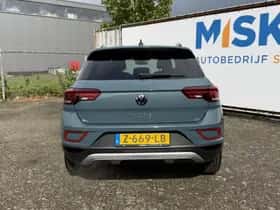 Volkswagen T-Roc (2023) thumbnail 7