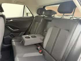 Volkswagen T-Roc (2023) thumbnail 10