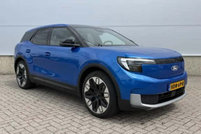 Ford Explorer (2025) thumbnail 3