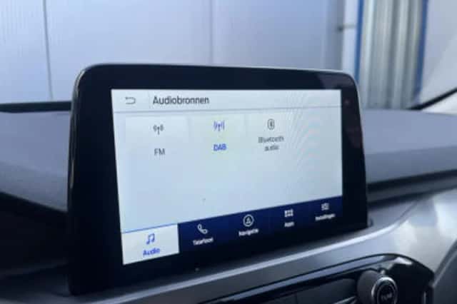 Ford Kuga (2024) thumbnail 24
