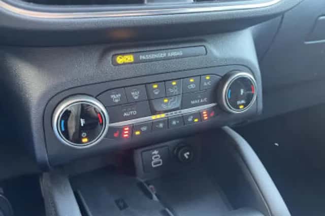 Ford Kuga (2024) thumbnail 28