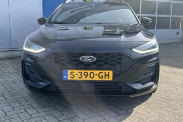 Ford Focus (2023) thumbnail 3