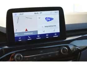 Ford Kuga (2022) thumbnail 23