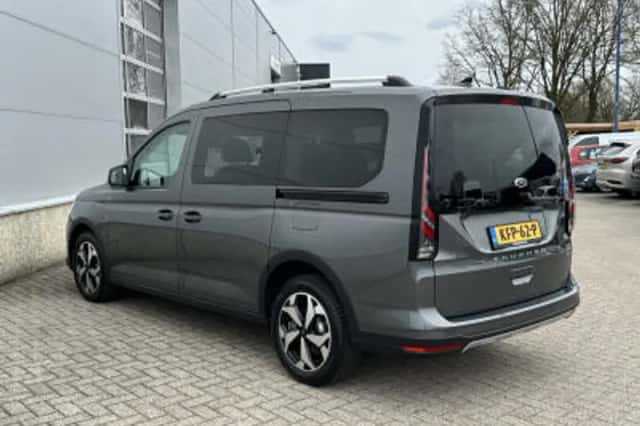 Ford Tourneo (2025) thumbnail 4