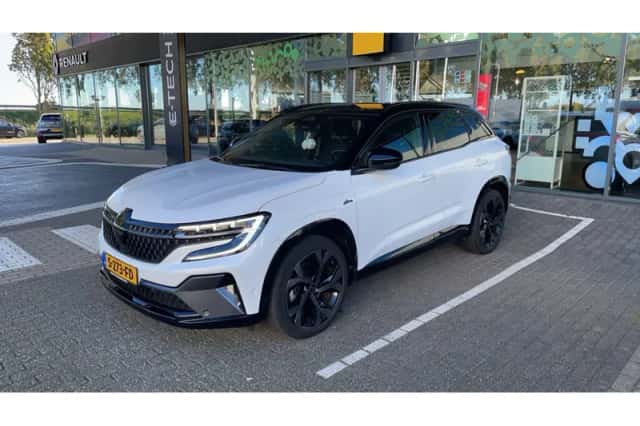 Renault Austral (2023) thumbnail 2