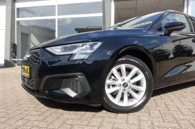 Audi A3 (2023) thumbnail 3