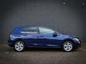 Volkswagen Golf (2021) thumbnail 2