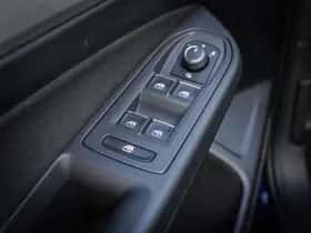 Volkswagen Golf (2021) thumbnail 9
