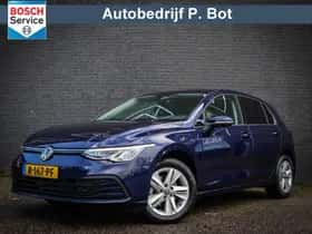 Volkswagen Golf (2021) thumbnail 1