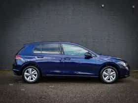 Volkswagen Golf (2021) thumbnail 2