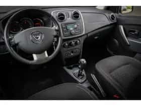 Dacia Sandero (2016) thumbnail 3