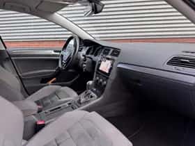 Volkswagen Golf (2018) thumbnail 4