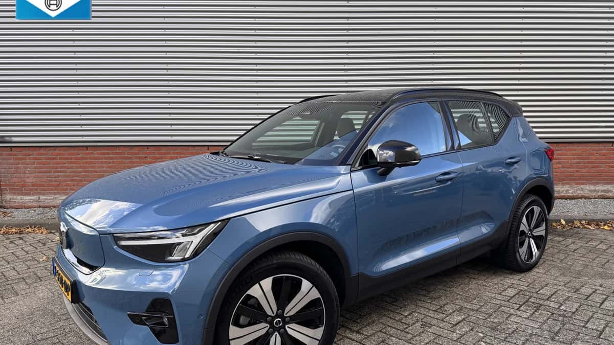Volvo XC40 (2023) — foto 1
