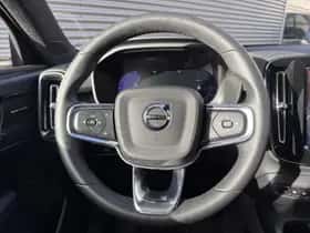 Volvo XC40 (2023) thumbnail 9