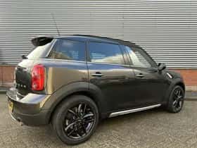 MINI Countryman (2016) thumbnail 2