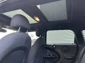 MINI Countryman (2016) thumbnail 7