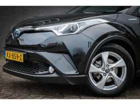 Toyota C-HR (2016) thumbnail 18