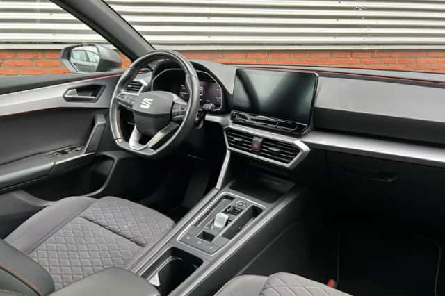 SEAT Leon (2021) thumbnail 3