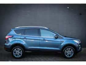 Ford Kuga (2019) thumbnail 2