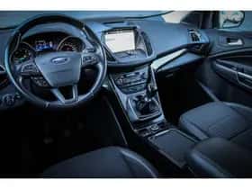 Ford Kuga (2019) thumbnail 4
