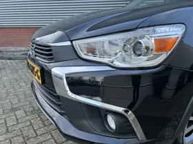 Mitsubishi ASX (2017) thumbnail 2