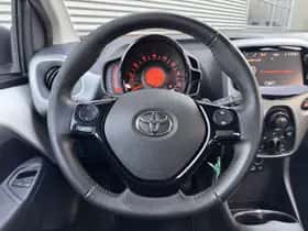 Toyota Aygo (2017) thumbnail 12
