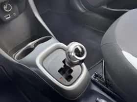 Toyota Aygo (2017) thumbnail 8
