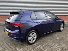 Volkswagen Golf (2022) thumbnail 2