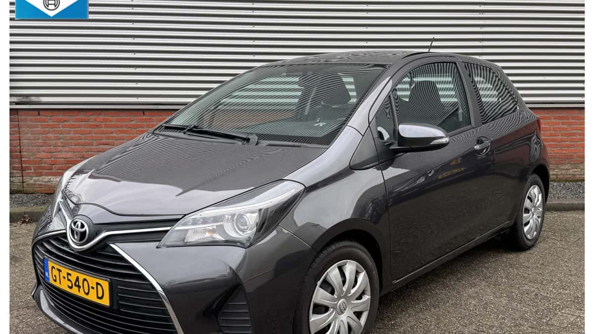 Toyota Yaris (2015) — foto 1