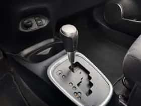 Toyota Yaris (2015) thumbnail 11
