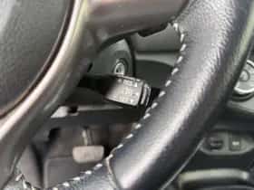Toyota Yaris (2015) thumbnail 7