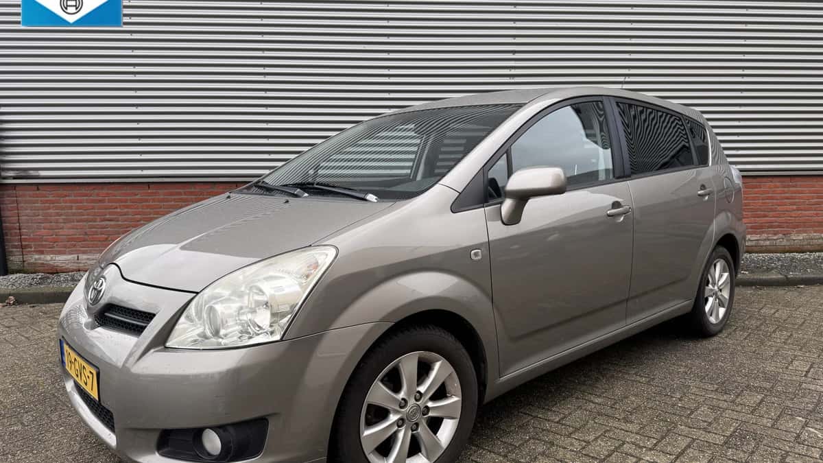 Toyota Verso — foto 1