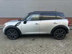 MINI Countryman (2012) thumbnail 2