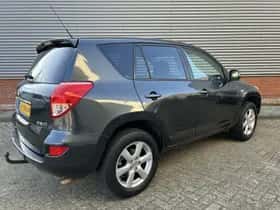 Toyota RAV4 (2009) thumbnail 3