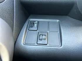 Toyota RAV4 (2009) thumbnail 8